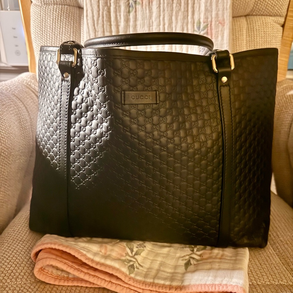 Gucci Microguccissima Leather Tote – Large Black Micro GG – Authentic